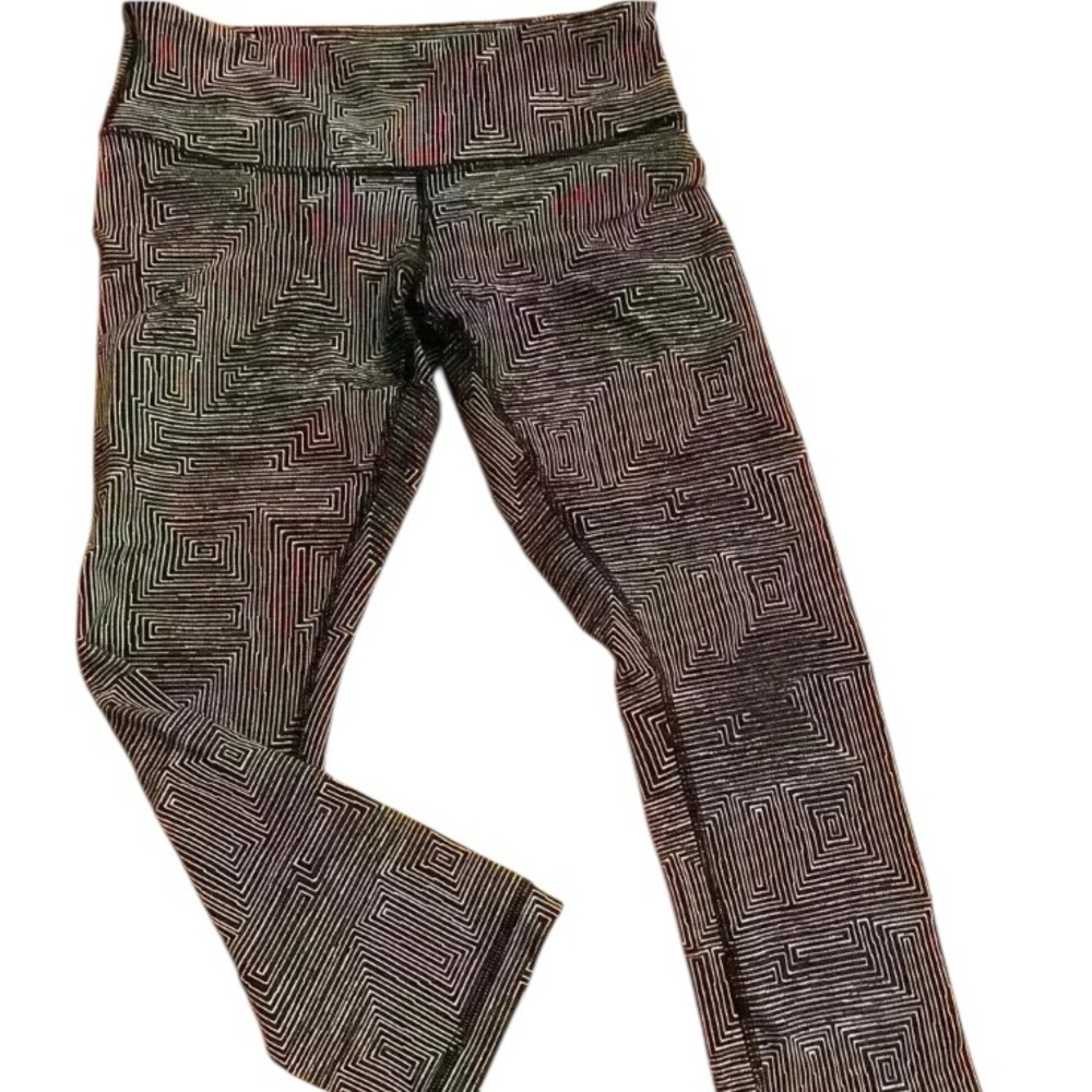 Lululemon Womens Thicker Crop leggings abstract maze print black white 6